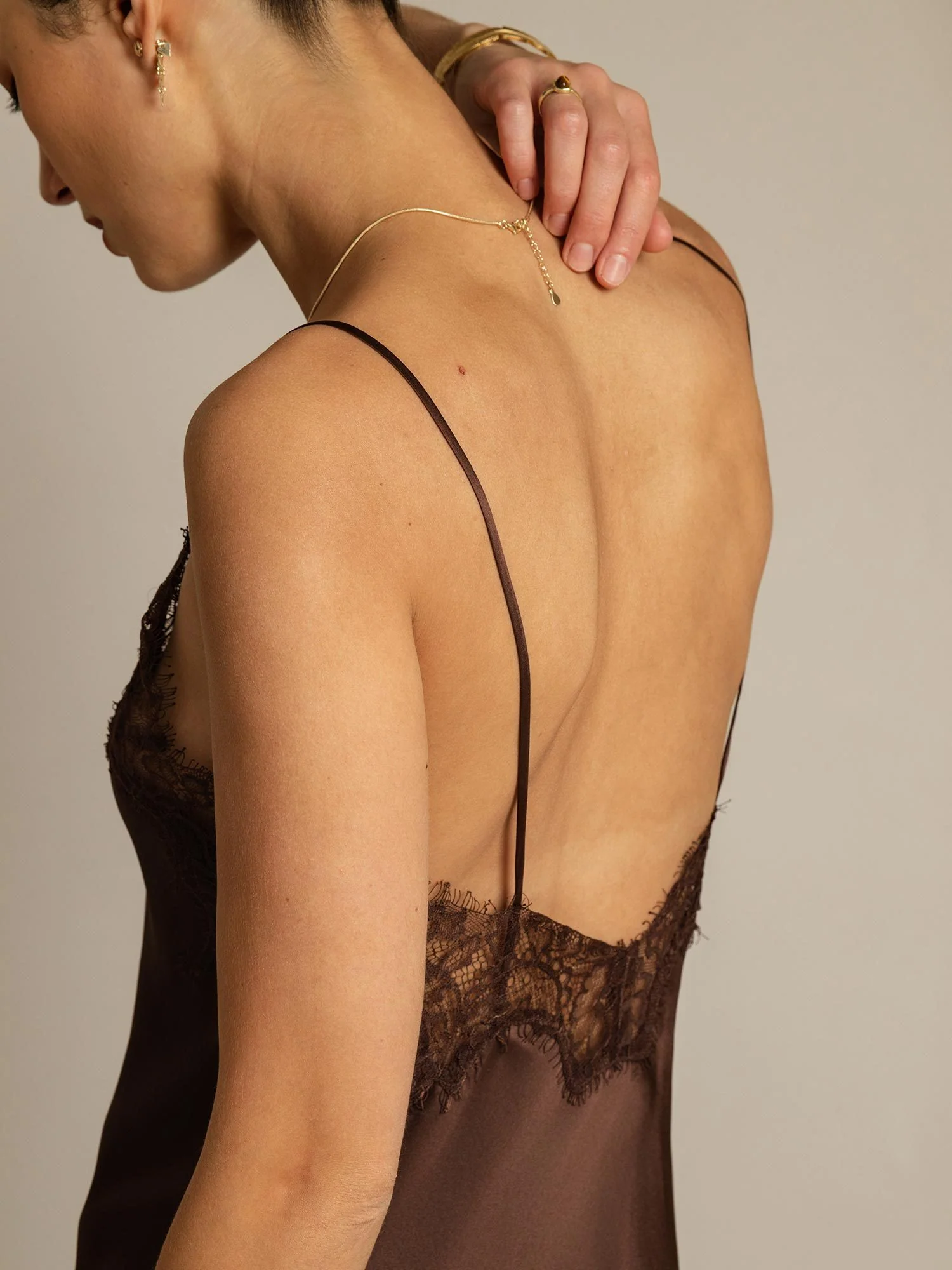 Pure Silk V-Hals Asymmetrisk Kant Slip Kort Kjole med Spidsdesign - Image 13