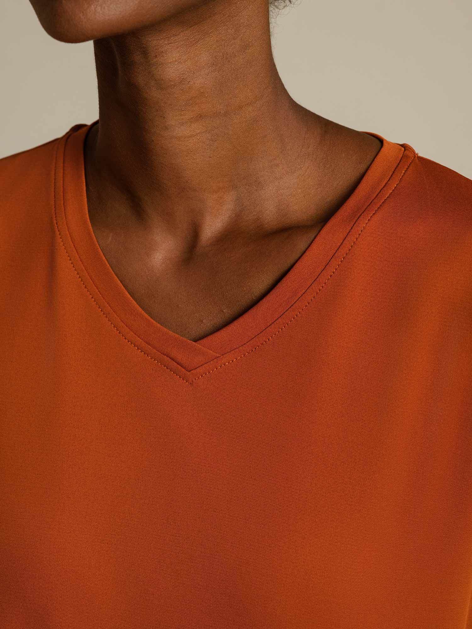 Pure Silk V-Hals Korte Ærmer Snag-Resistant Kvinders T-Shirt - Image 4