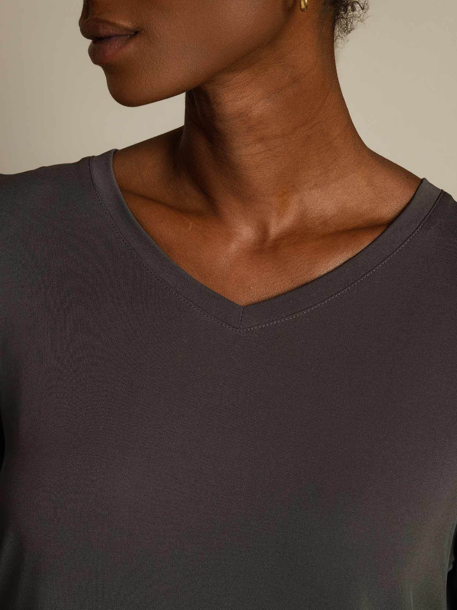 T-shirt til Kvinder i Ren Silke V-Hals - Image 12