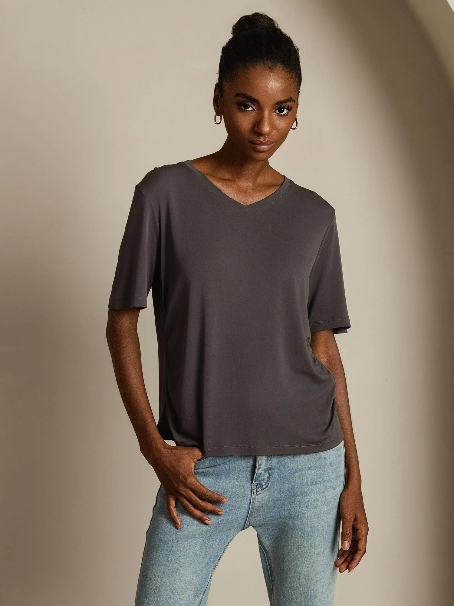 T-shirt til Kvinder i Ren Silke V-Hals - Image 16