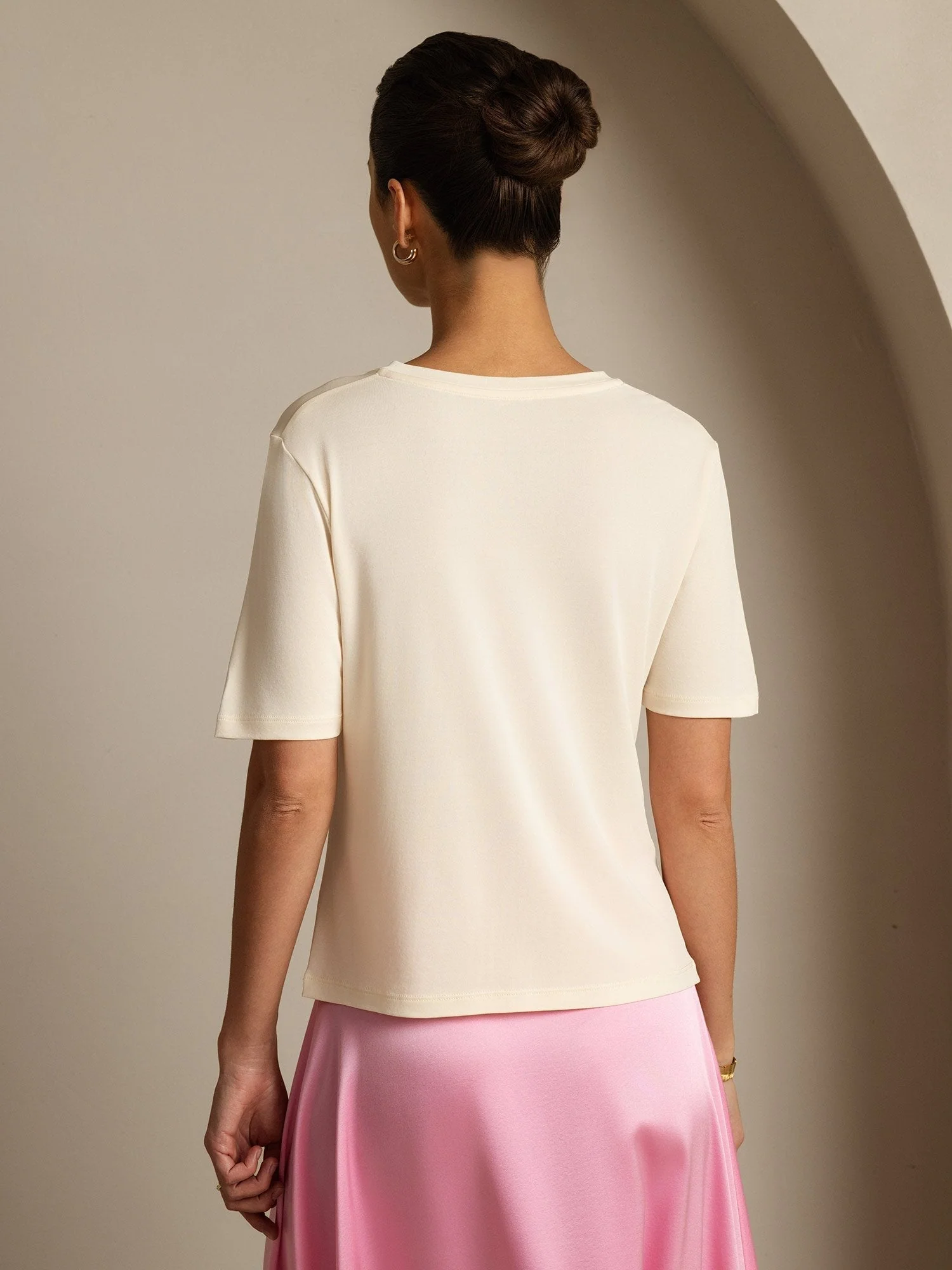 T-shirt til Kvinder i Ren Silke V-Hals - Image 19