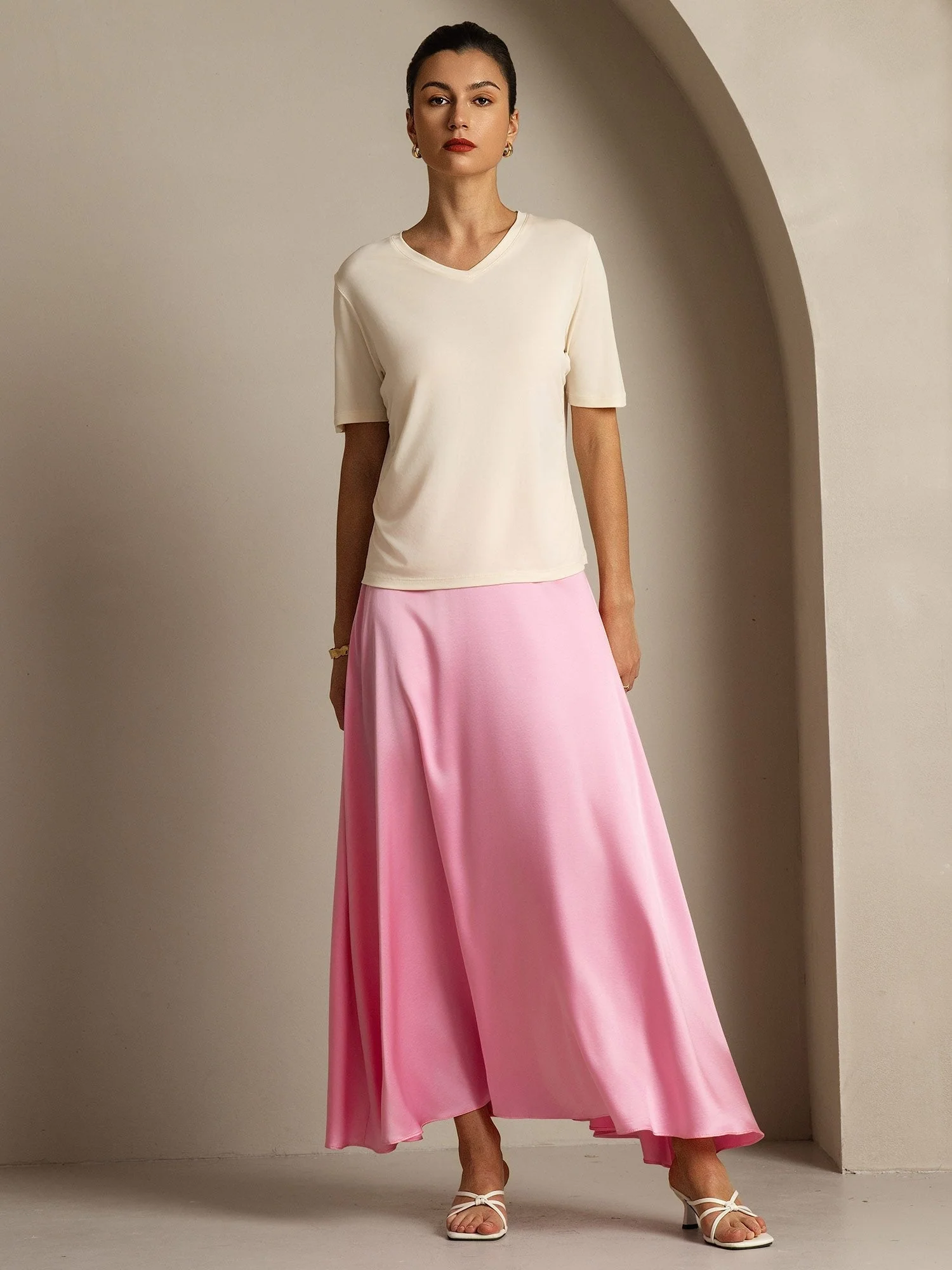 T-shirt til Kvinder i Ren Silke V-Hals - Image 25
