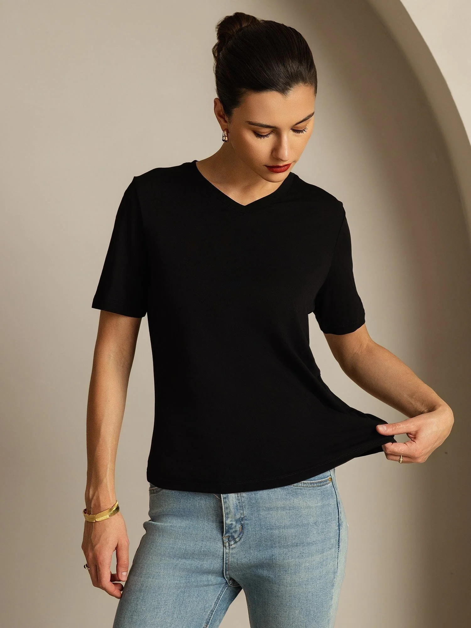 T-shirt til Kvinder i Ren Silke V-Hals - Image 3