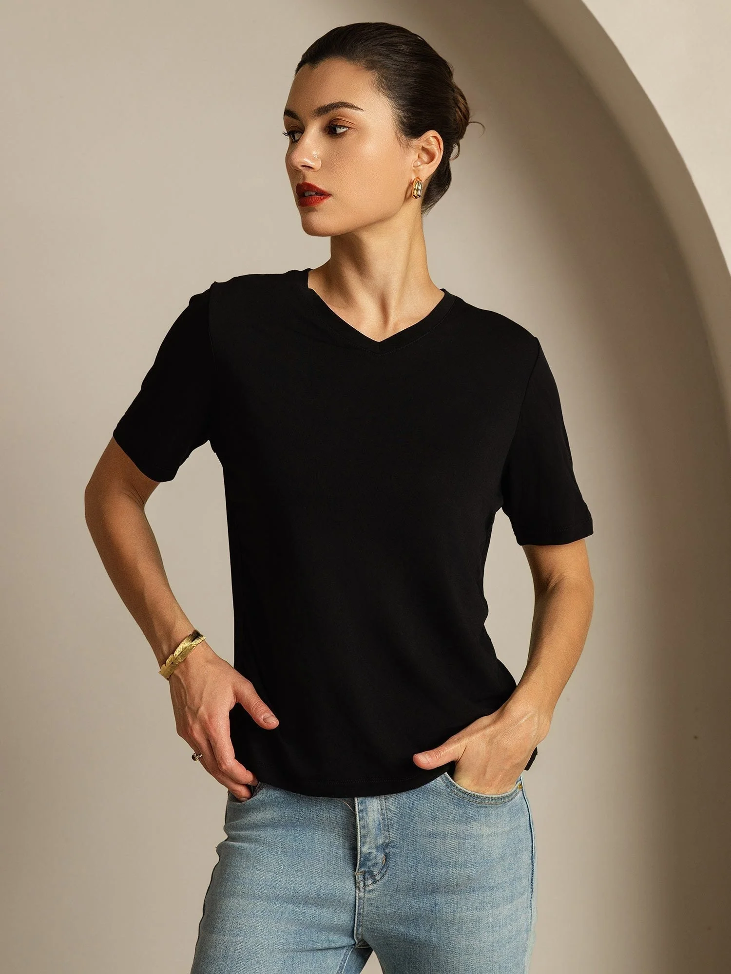T-shirt til Kvinder i Ren Silke V-Hals - Image 6
