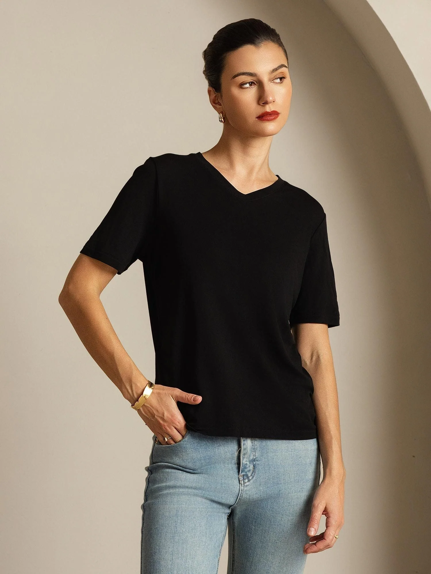 T-shirt til Kvinder i Ren Silke V-Hals - Image 7