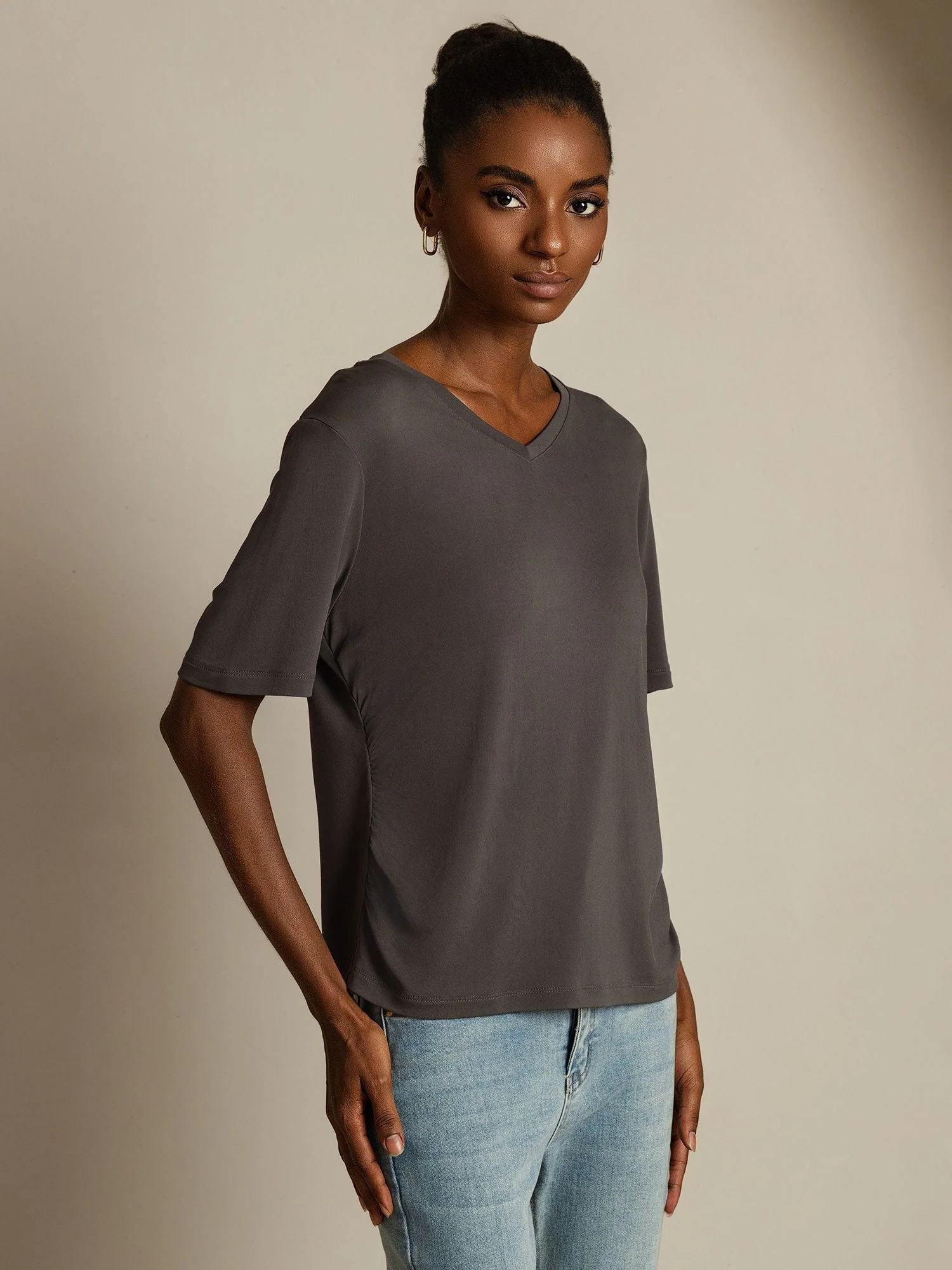 T-shirt til Kvinder i Ren Silke V-Hals - Image 9