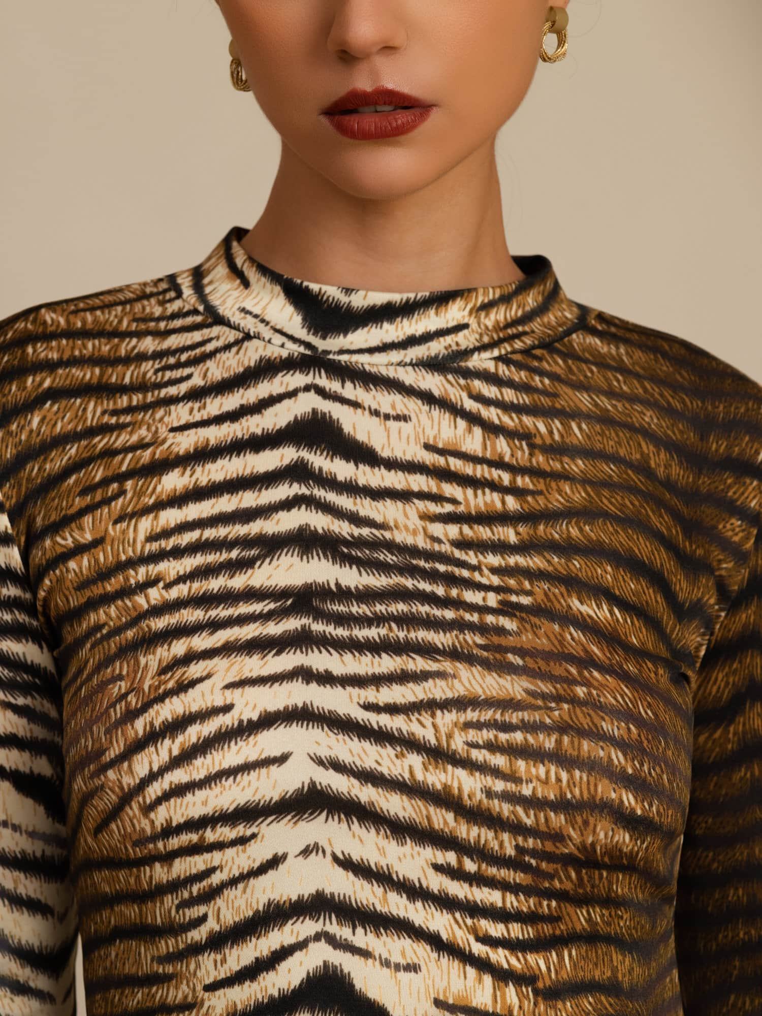 Pure Silke Dame Vildt Print Langærmet Mock Neck Top - Image 14