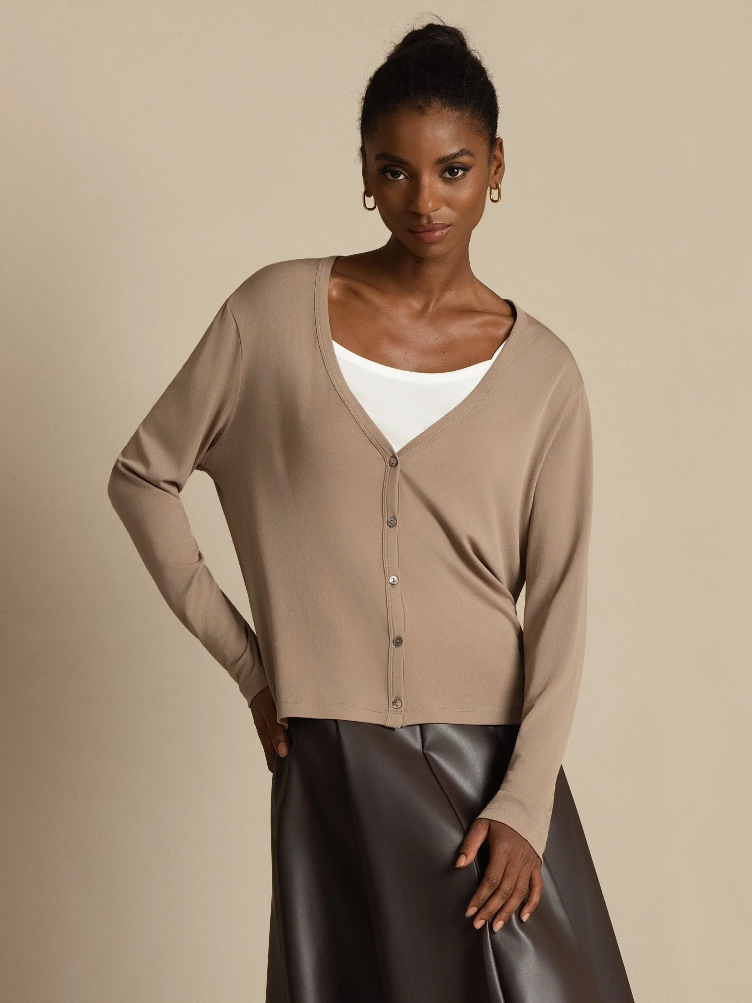 Pure Silk Dame V-Hals Langærmet Basic Cardigan - Image 16