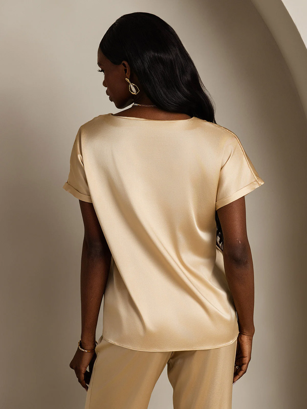 19Momme Silke Klassisk Casual T-Shirt med Korte Ærmer - Image 49
