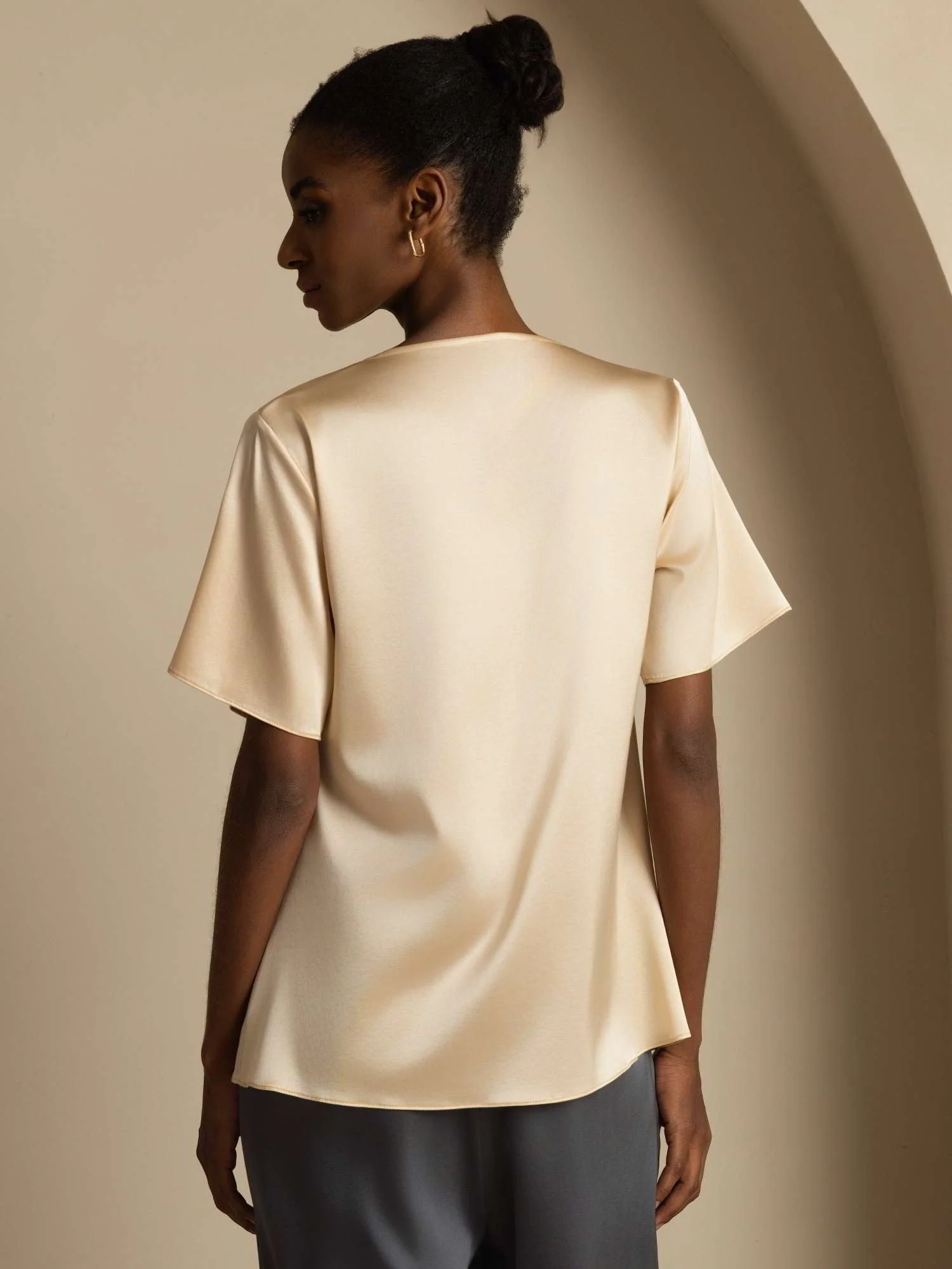 19Momme Silke afslappet cowl neck kortærmet t-shirt - Image 14