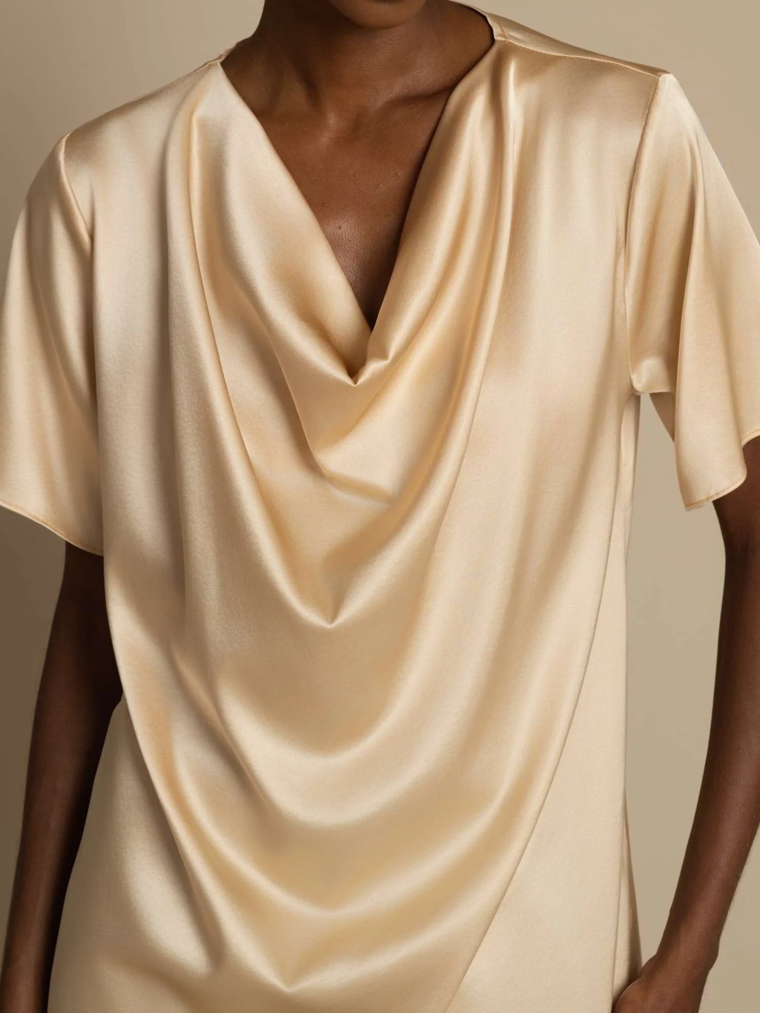 19Momme Silke afslappet cowl neck kortærmet t-shirt - Image 16