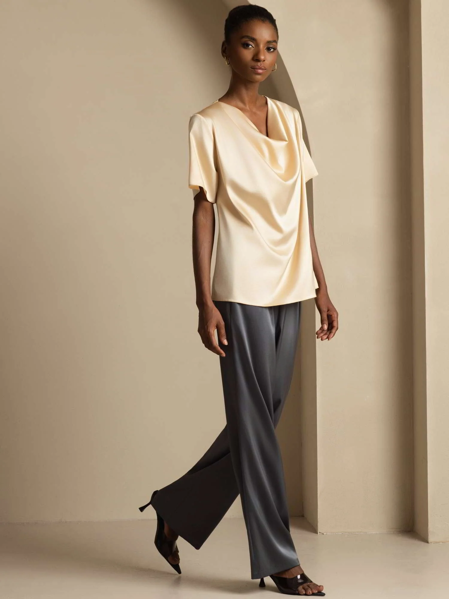 19Momme Silke afslappet cowl neck kortærmet t-shirt - Image 19