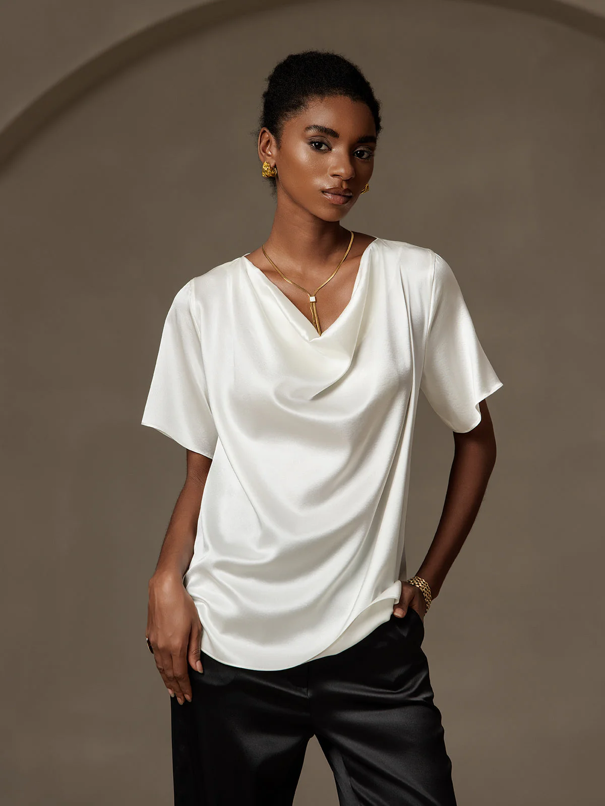 19Momme Silke afslappet cowl neck kortærmet t-shirt - Image 3