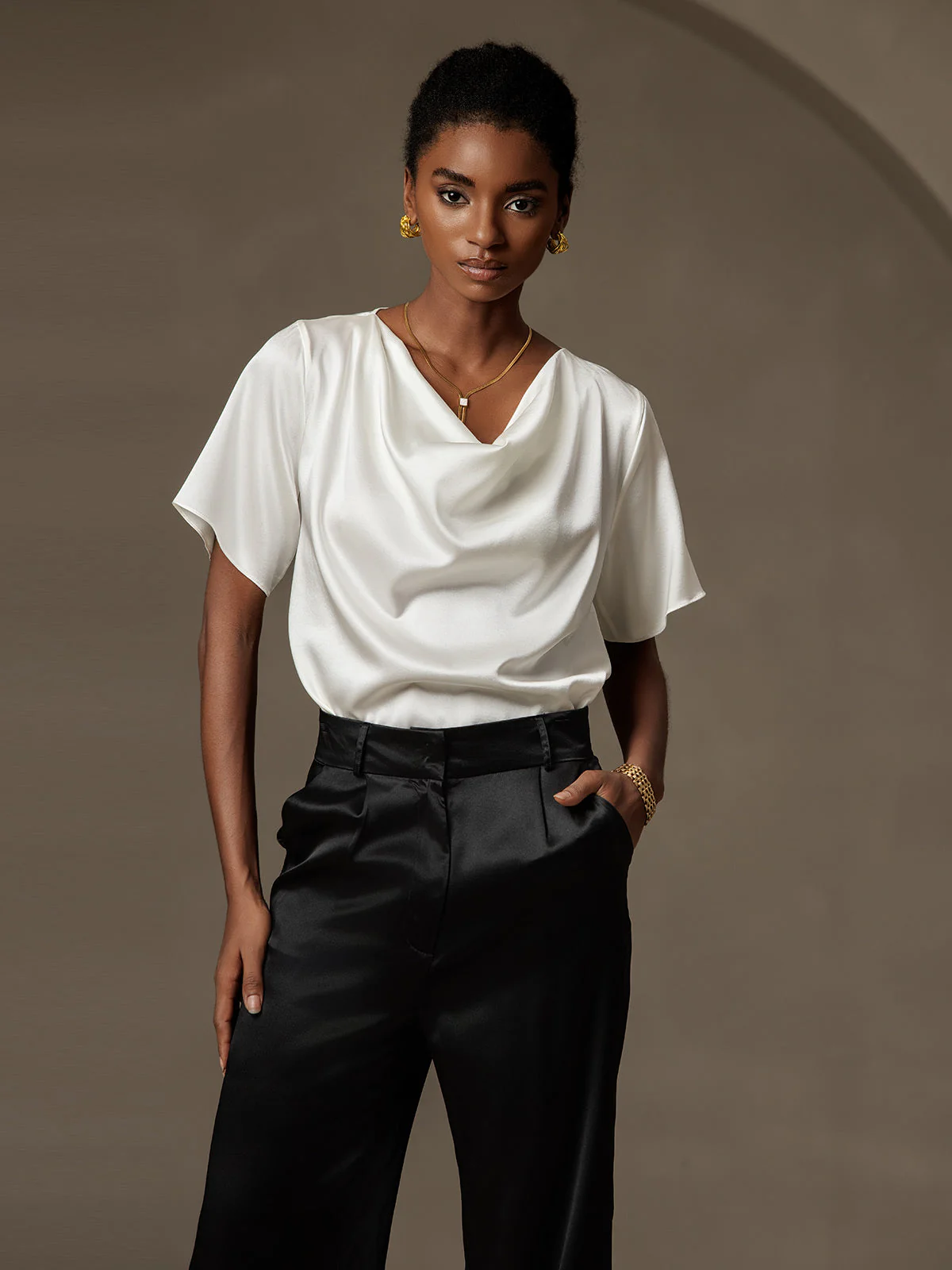 19Momme Silke afslappet cowl neck kortærmet t-shirt - Image 4
