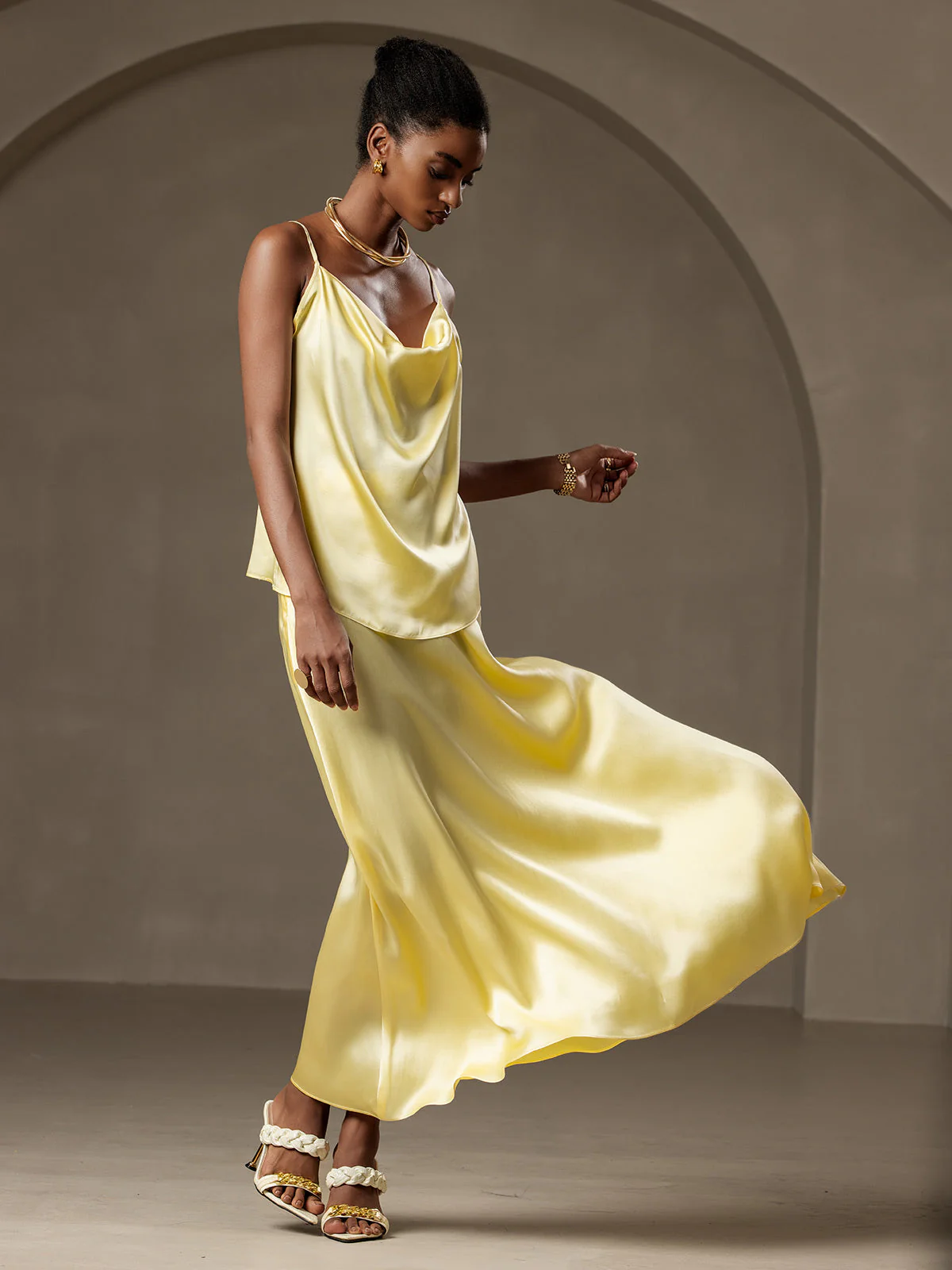 19Momme Silke A-Line Maxi Nederdel Med Foer - Image 26