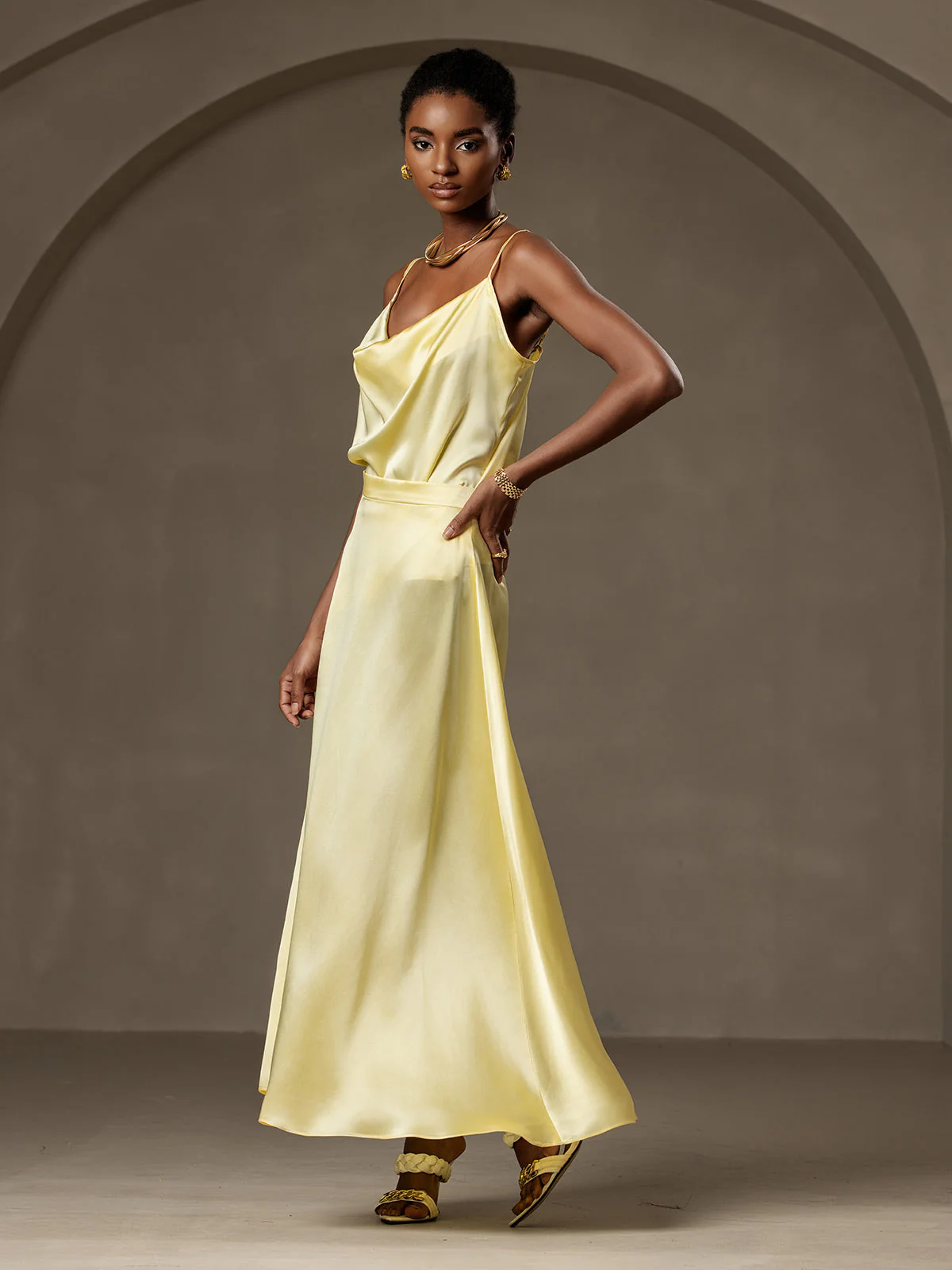 19Momme Silke A-Line Maxi Nederdel Med Foer - Image 27
