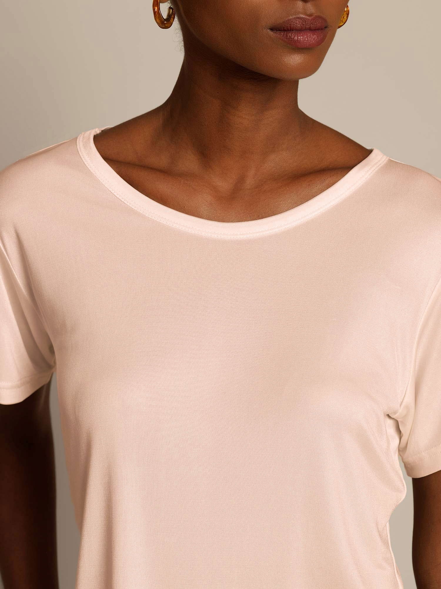 Ren Silke Rundhals Kortærmet Dame T-shirt - Image 19