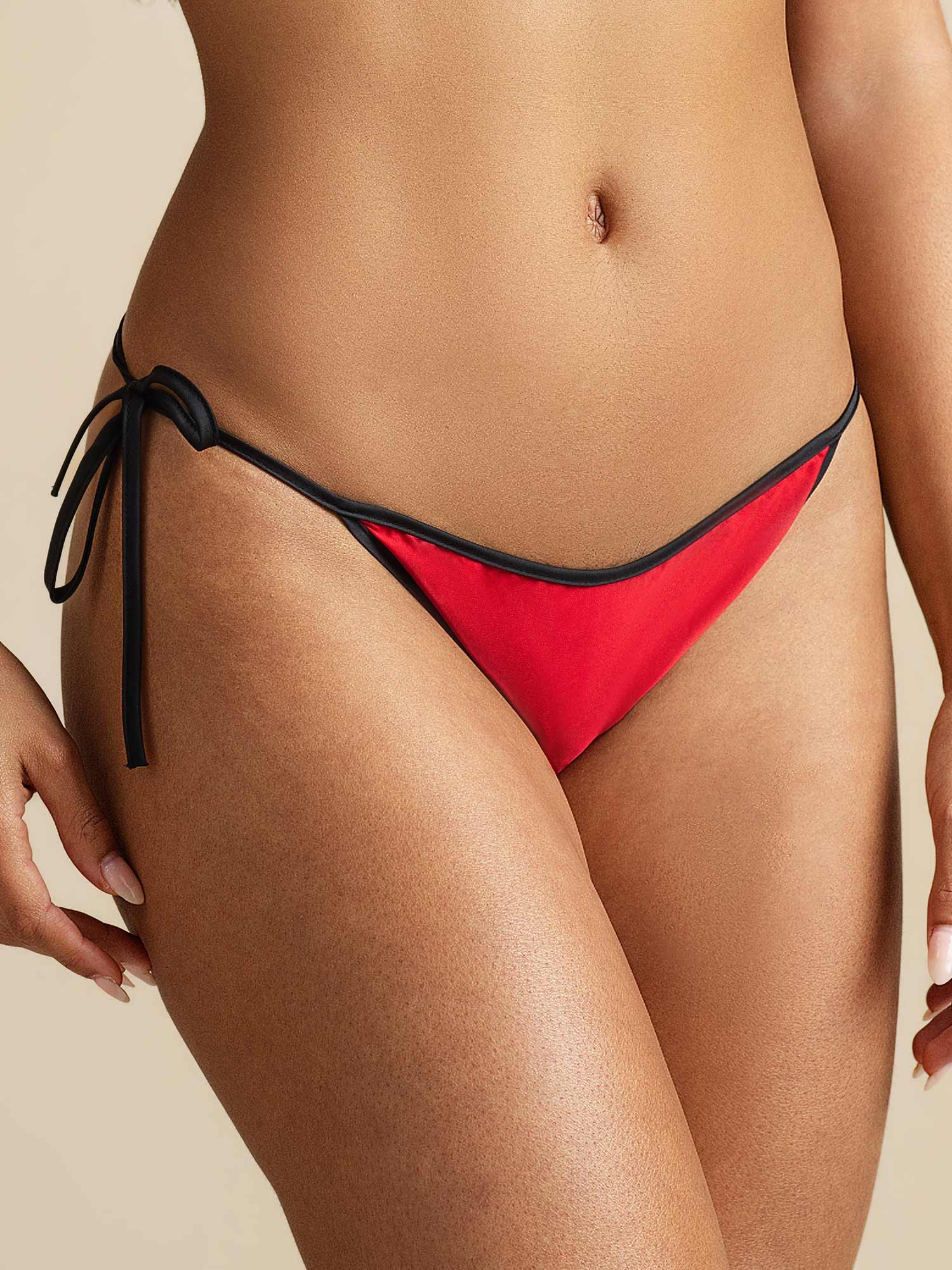 100% Morbærsilke Justerbar Stringbikinitrusse med Bindebånd i Siderne - Image 22