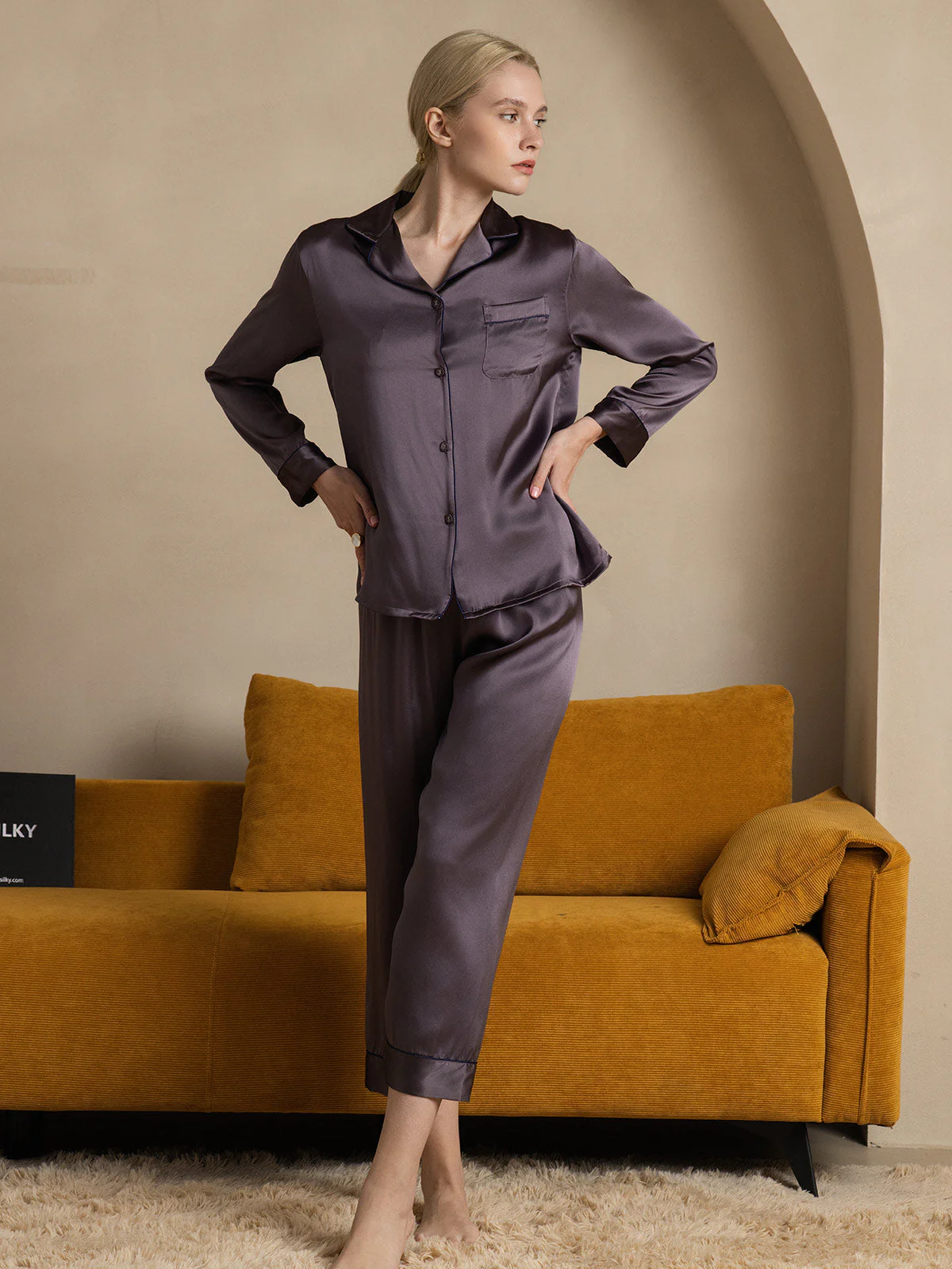Kvinders Klassisk Pyjamasæt i 100% Morbærsilke - Image 44