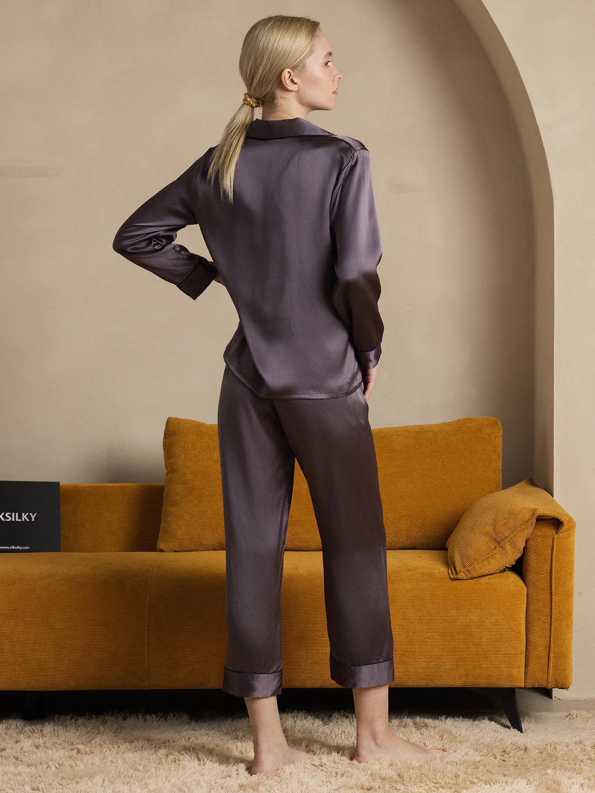 Kvinders Klassisk Pyjamasæt i 100% Morbærsilke - Image 45