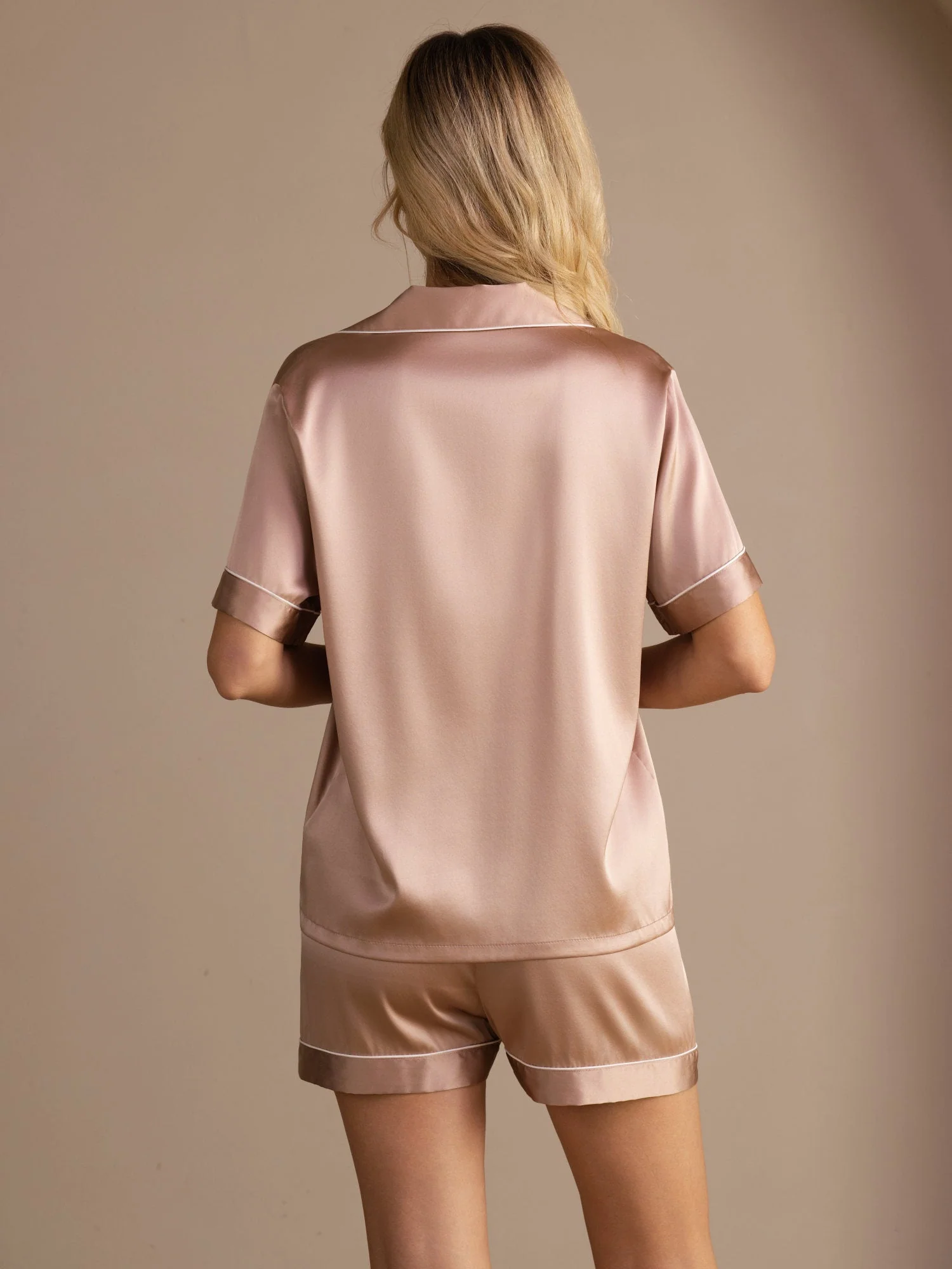 Kvinders Pyjamasæt I 100% Morbærsilke - Kortærmet - Image 7